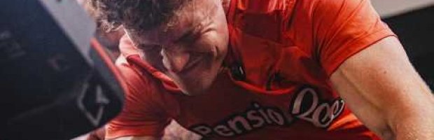 Jim Hamilton takes on Saracens Pre-Season